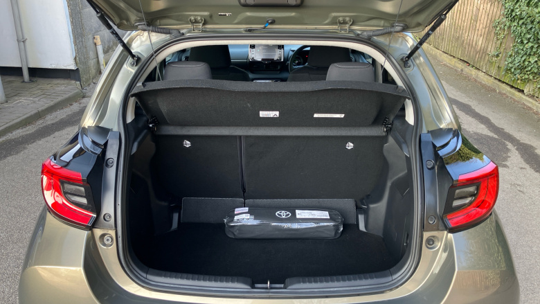 Toyota Yaris 1.5 Hybrid Design 5dr CVT Hybrid Hatchback